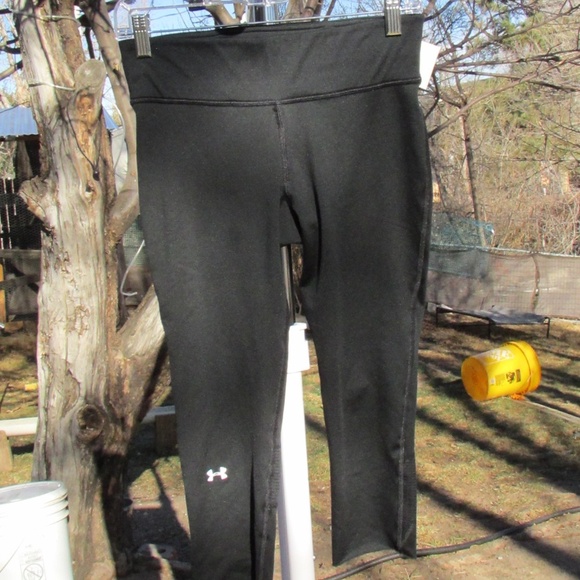 Under Armour Pants - Under Armour Black Capris Leggings